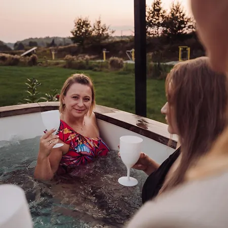 Na Kaszubach - Chabry I Rumianki - Roztoka, Przywidz - Basen Sauna Jacuzzi Kaszuby