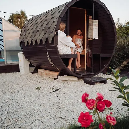 Holiday home Na Kaszubach - Chabry I Rumianki - Roztoka, Przywidz - Basen Sauna Jacuzzi Kaszuby *