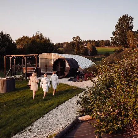 Holiday home Na Kaszubach - Chabry I Rumianki - Roztoka, Przywidz - Basen Sauna Jacuzzi Kaszuby *