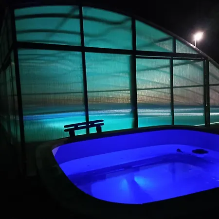 Na Kaszubach - Chabry I Rumianki - Roztoka, Przywidz - Basen Sauna Jacuzzi Kaszuby Vakantiehuis Roztoka (Gdansk)