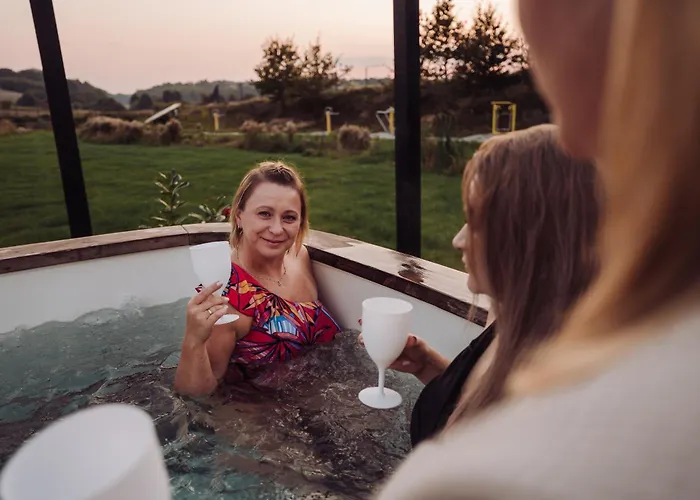 Na Kaszubach - Chabry I Rumianki - Roztoka, Przywidz - Basen Sauna Jacuzzi Kaszuby