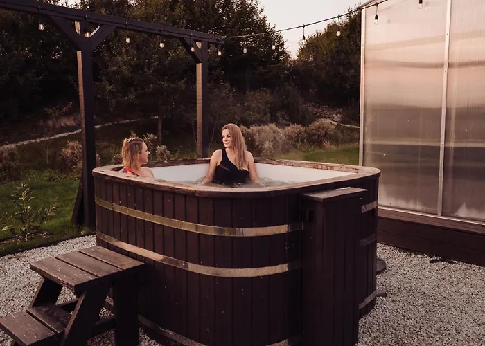 Na Kaszubach - Chabry I Rumianki - Roztoka, Przywidz - Basen Sauna Jacuzzi Kaszuby בית נופש