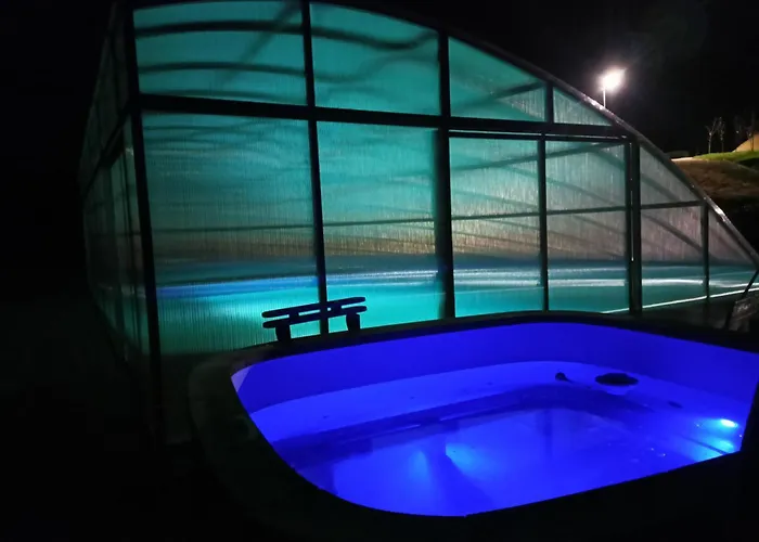 Na Kaszubach - Chabry I Rumianki - Roztoka, Przywidz - Basen Sauna Jacuzzi Kaszuby בית נופש Roztoka (Gdansk)