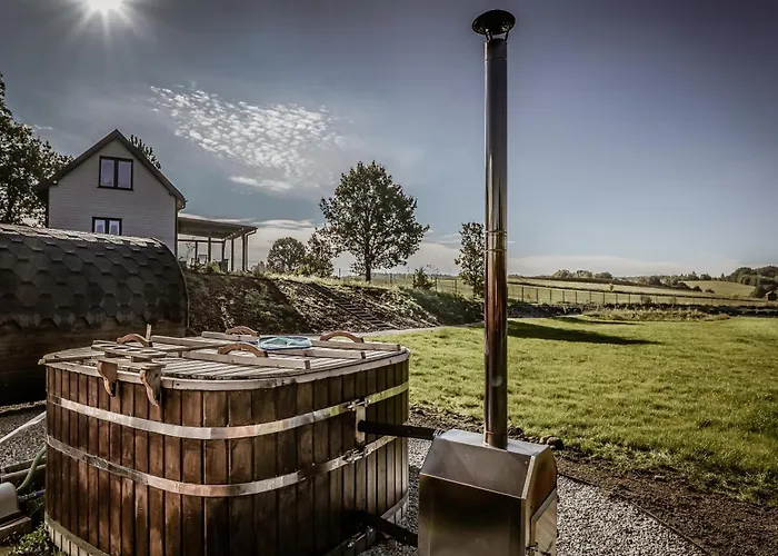 Na Kaszubach - Chabry I Rumianki - Roztoka, Przywidz - Basen Sauna Jacuzzi Kaszuby Ferienhaus